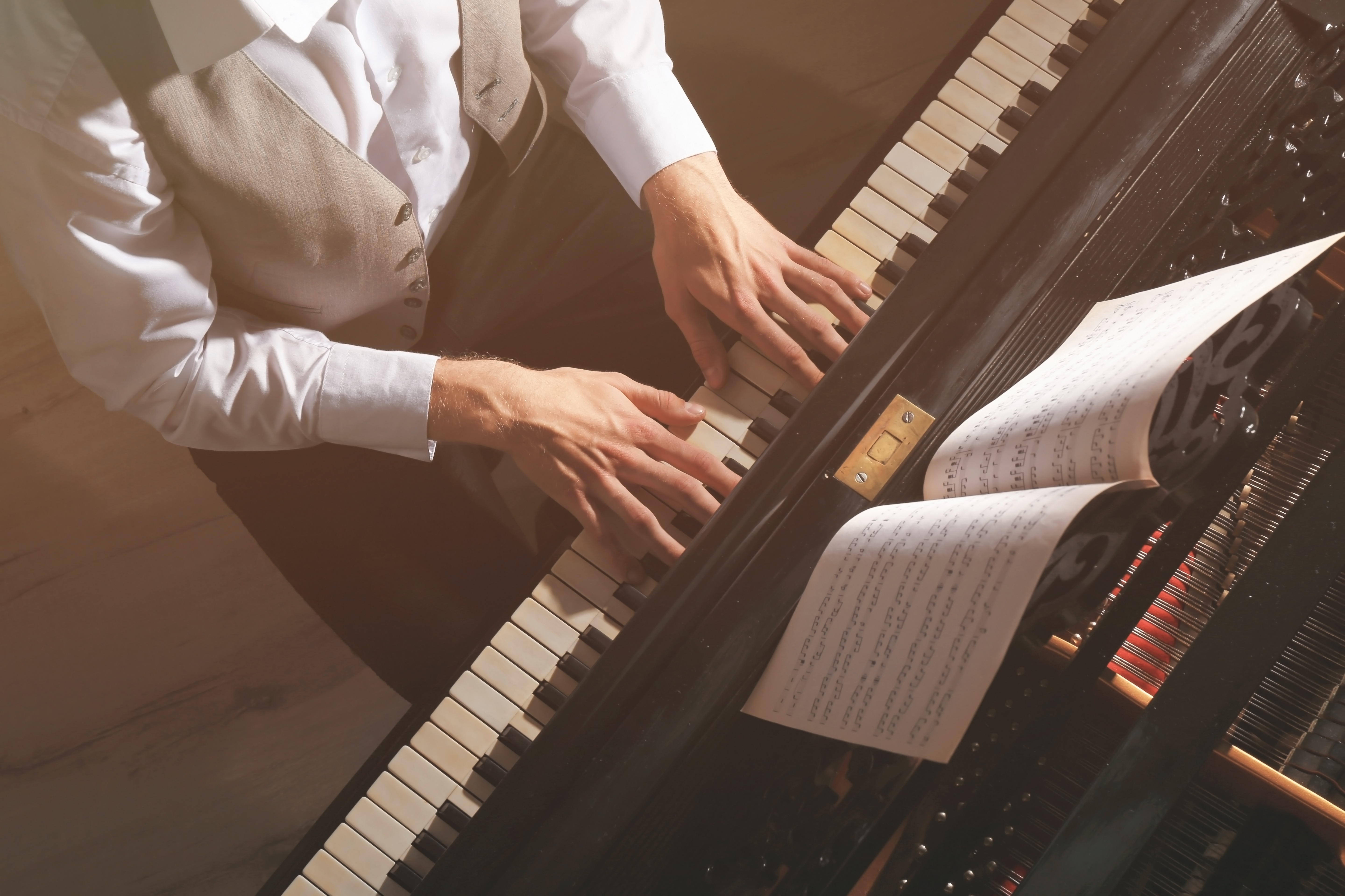 10 Easy Yet Impressive Piano Songs To Charm Your Audience