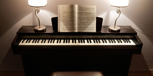 digital-piano-vs-acoustic-piano