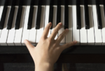No Need to Give Up! Special Tips for Small-Handed Pianists [Part I ...
